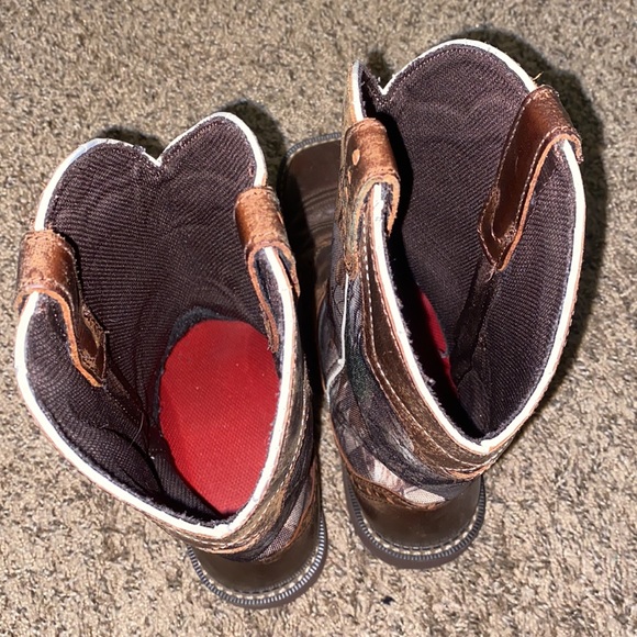 Justin Cowboy Boots - Picture 8 of 10